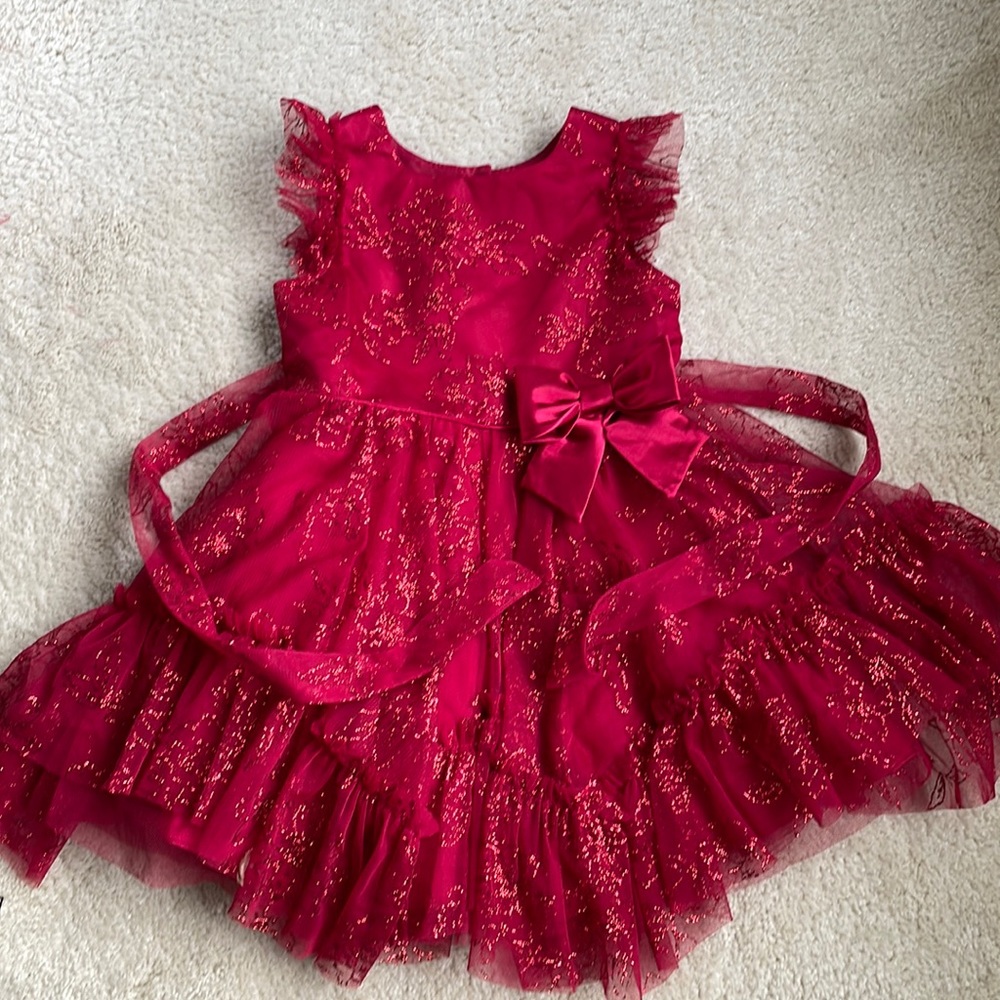 Girl’s holiday dress